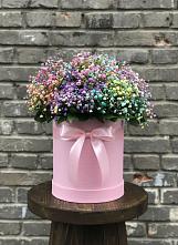 Цветочная композиция из Гипсофила и Розы в шляпной коробке в Ворошнево