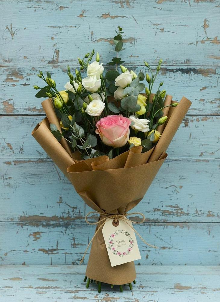 Букет цветов из: Розы и Лизиантусы в Ворошнево