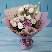 Букет цветов из:  Розы и Лизиантусы в Ворошнево