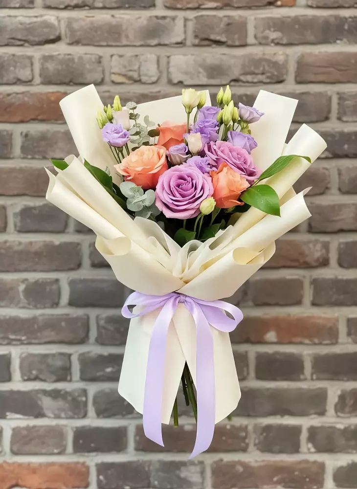 Букет цветов из: Лизиантусы и Розы в Ворошнево