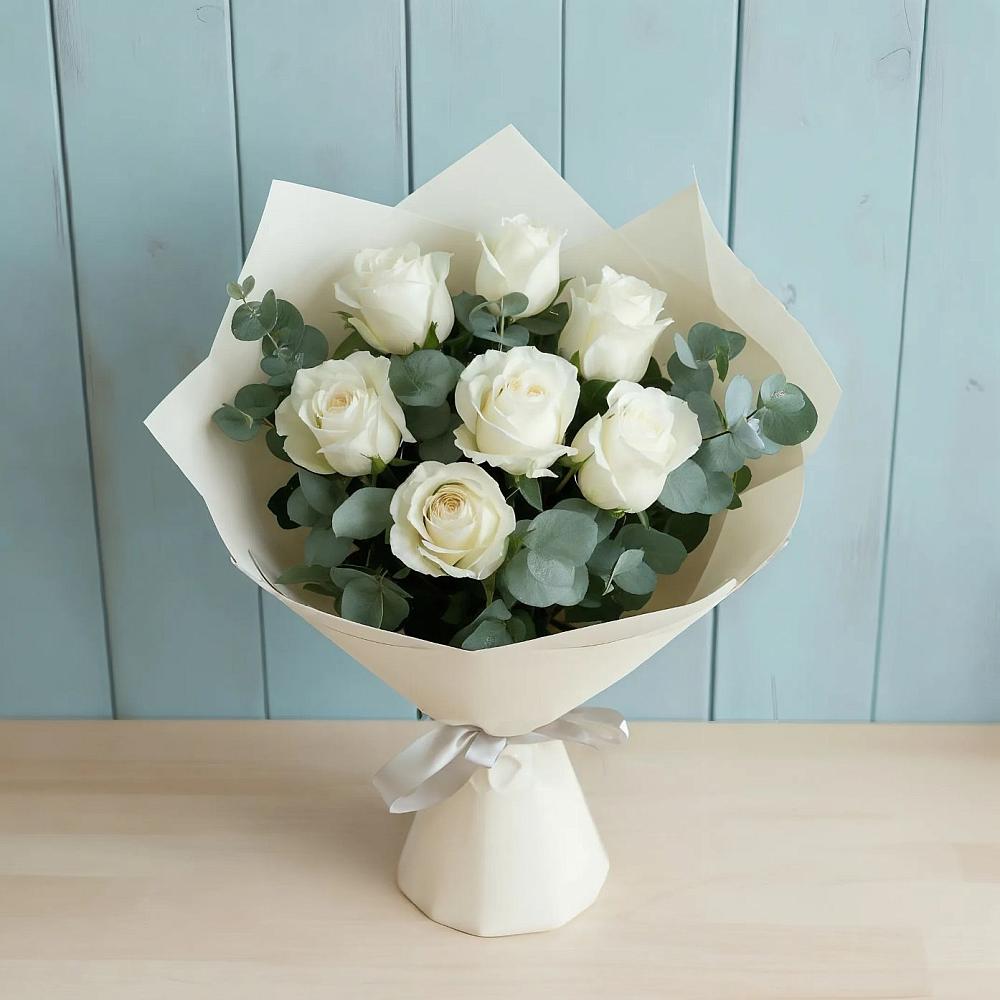 Букет Белые розы в Эвкалипте в Ворошнево